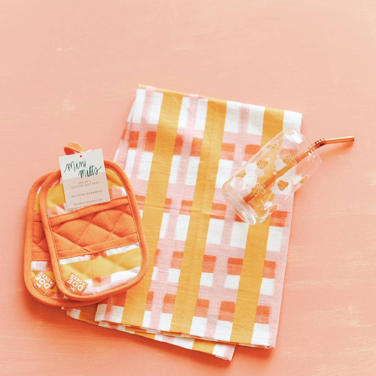 Plaid Oven Mitt Set