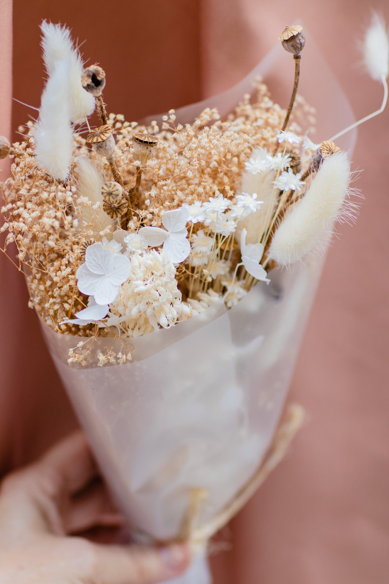 Snow White & Tan Mini Bouquet