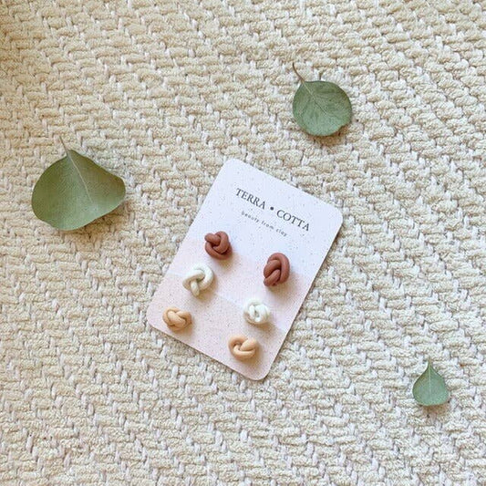 Knotted Studs